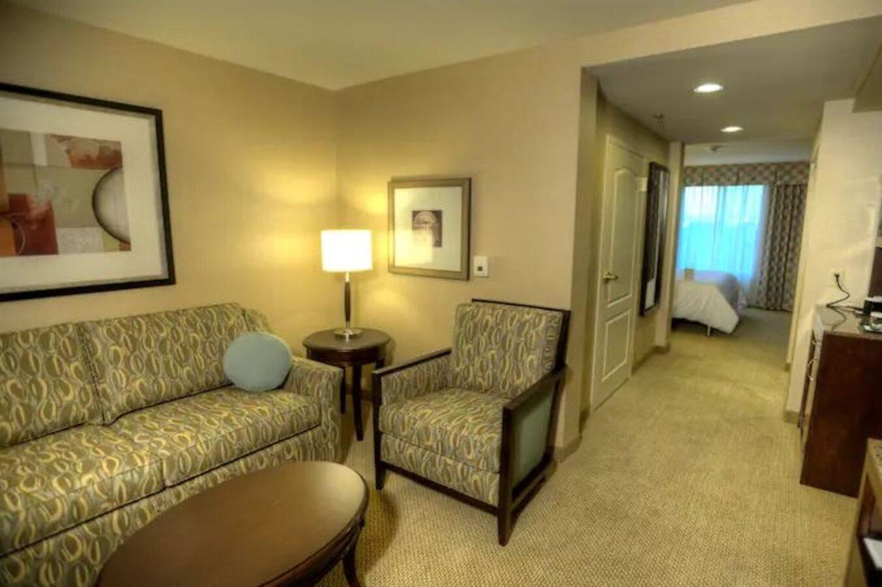 Hilton Garden Inn Omaha East/Каунсил-Блафс Экстерьер фото