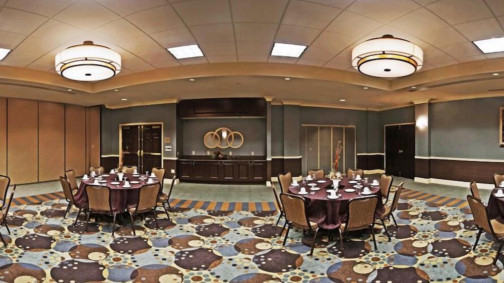 Hilton Garden Inn Omaha East/Каунсил-Блафс Экстерьер фото