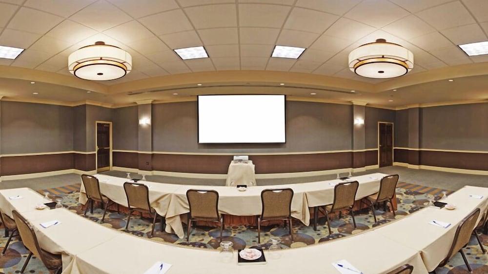 Hilton Garden Inn Omaha East/Каунсил-Блафс Экстерьер фото